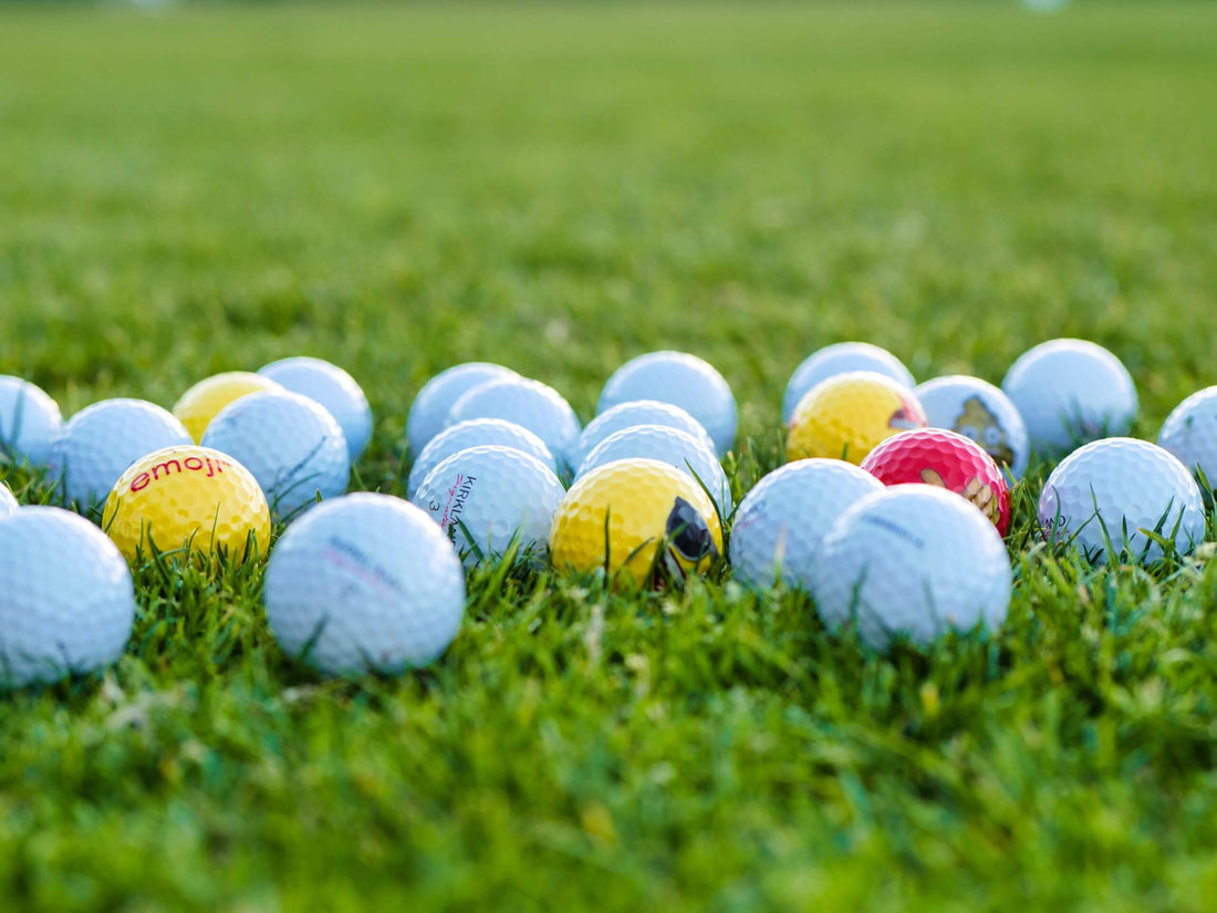 Welche Wirkung Golfball-Farben auf das Spiel haben