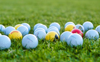 Welche Wirkung Golfball-Farben auf das Spiel haben